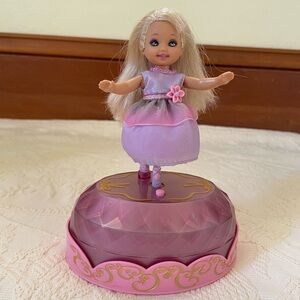 Vintage Barbie 12 Dancing Princesses Lacey Spinning Doll